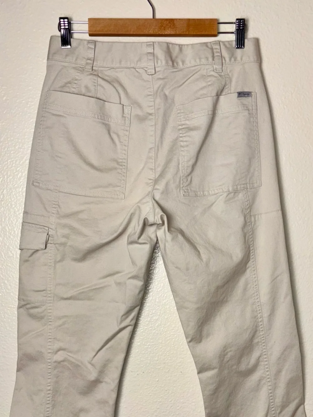 Columbia Women's Utility Pants Straight leg Cargo Pocket Size 10 cream/beige
